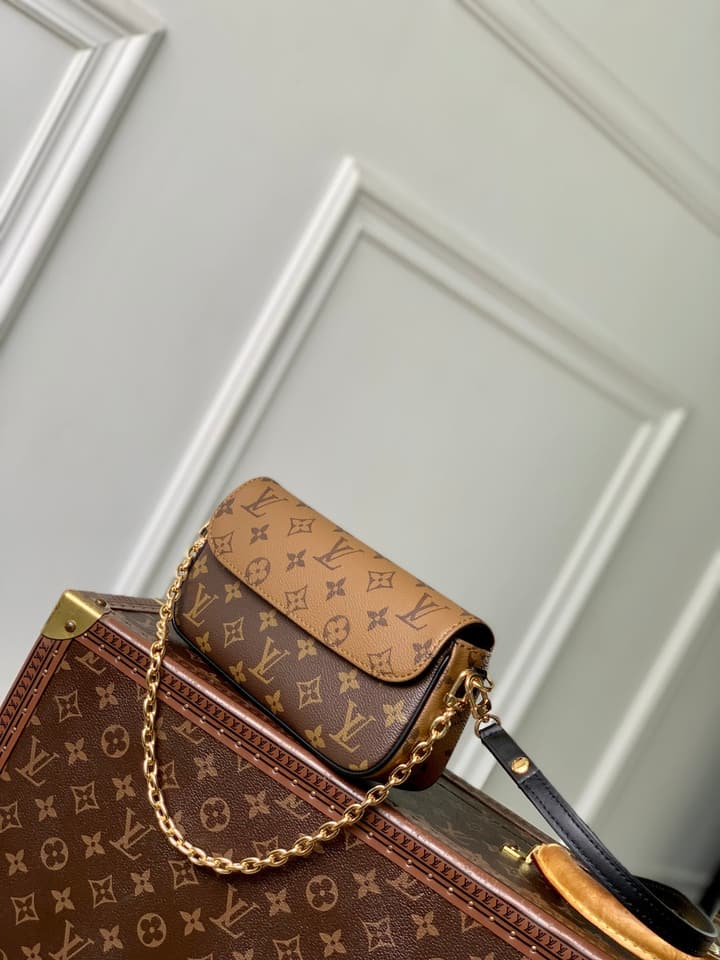 Louis Vuitton Wallet On Chain Ivy Monogram Reverse
