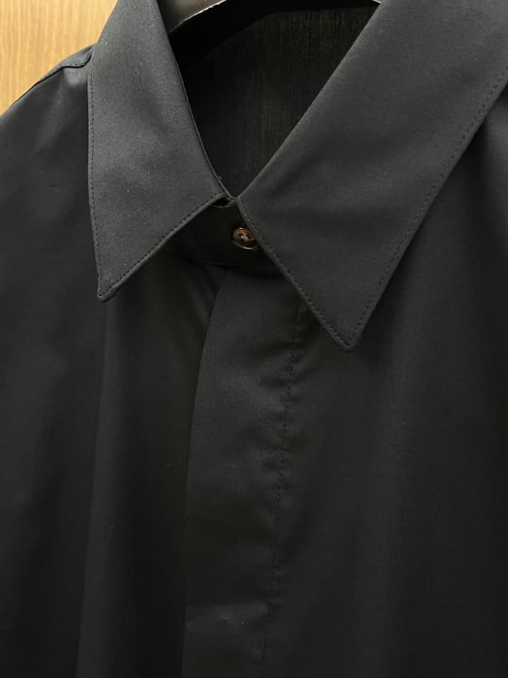 Dior Minimalist Long-Sleeve Cotton Shirt – Spring/Summer Collection