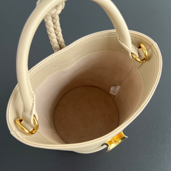 Bottega Veneta Liberta Bucket Bag – 25SS in Black