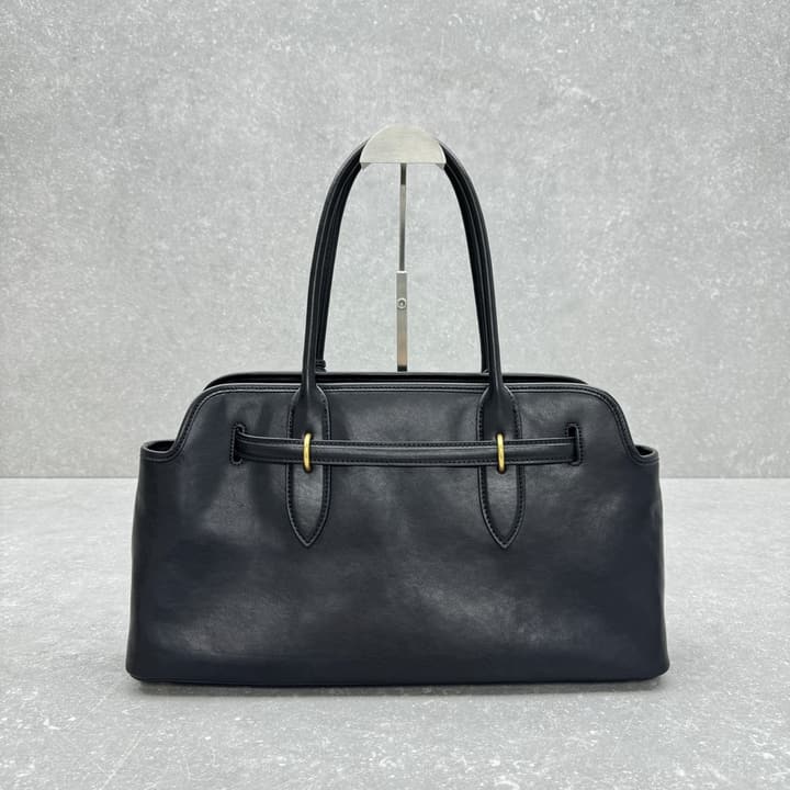 Miu Miu Aventure Horizontal Tote Bag – 25SS