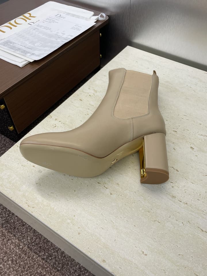 Dior D-Art Chunky Heel Chelsea Ankle Boots – 2025FW in Black Suede