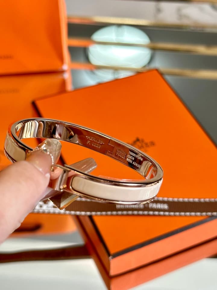 Hermès H-Letter Oval Series Bracelet in Light Blue Enamel