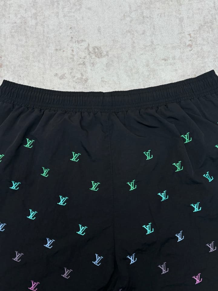 Louis Vuitton Blason Gradient Embroidered Denim Shorts – 26SS in Navy Blue