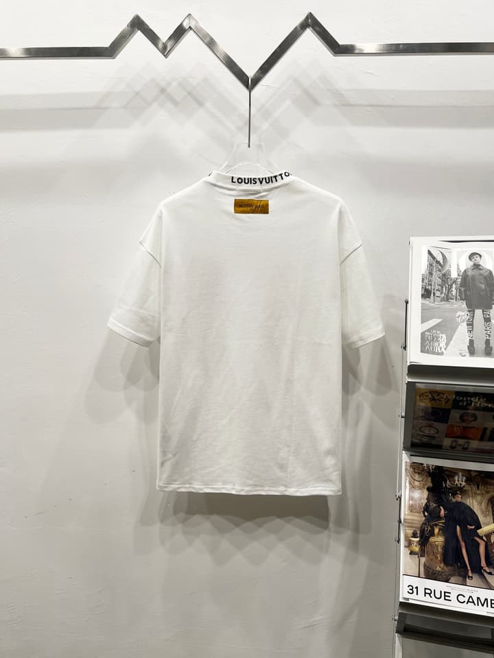 Louis Vuitton Leather Label Pocket Embroidered T-Shirt – 2025 Summer Collection in Classic Black