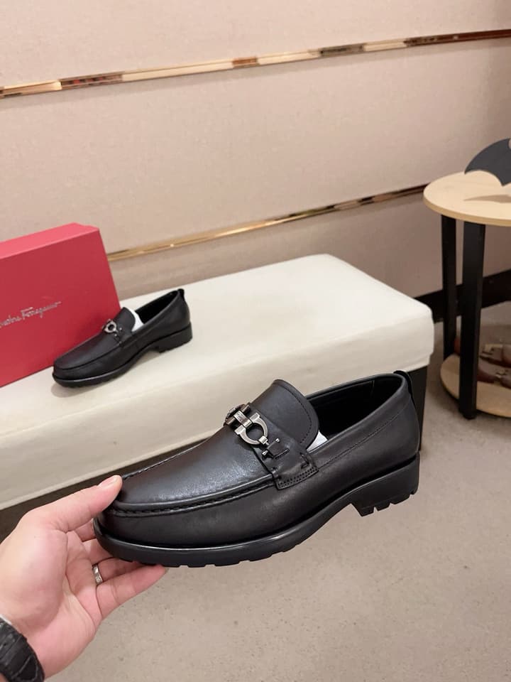 Ferragamo Driving Shoes in Shiny Black Leather