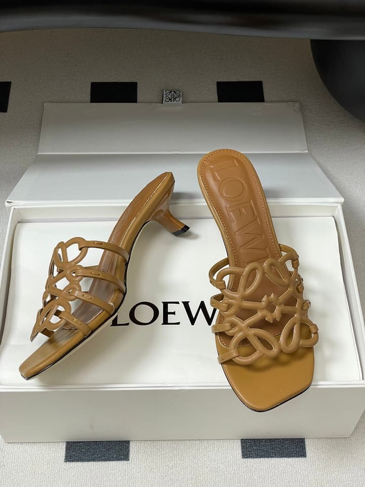 Loewe Hollow-Out Woven Kitten Heel Mules – 25SS Collection in Black
