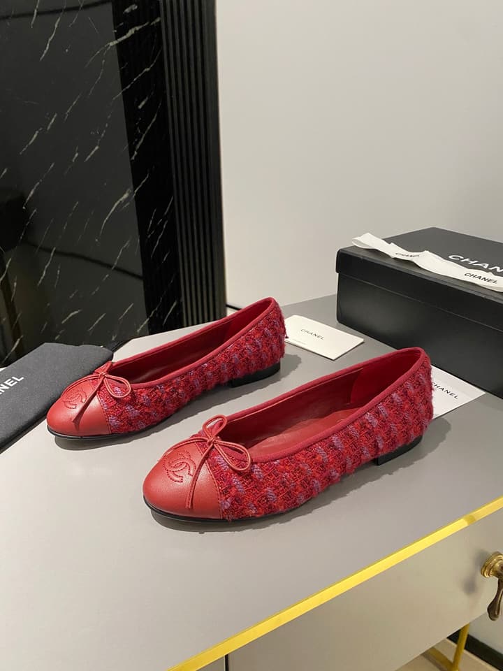 Chanel Classic Ballet Flats in Fuchsia Embossed