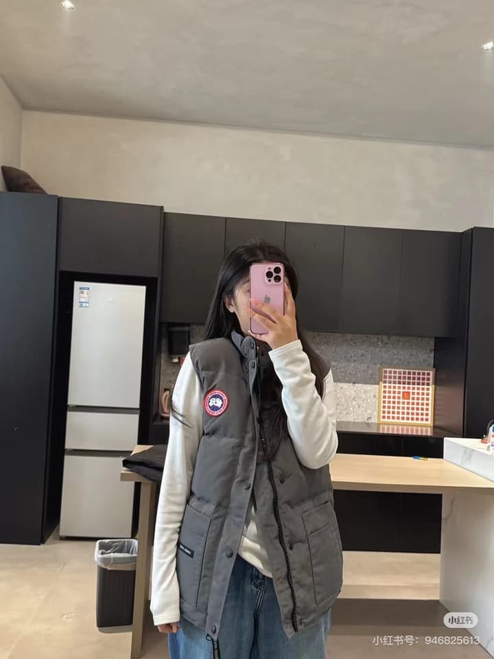 Canada Goose Unisex Down Puffer Vest – FW25 in Black