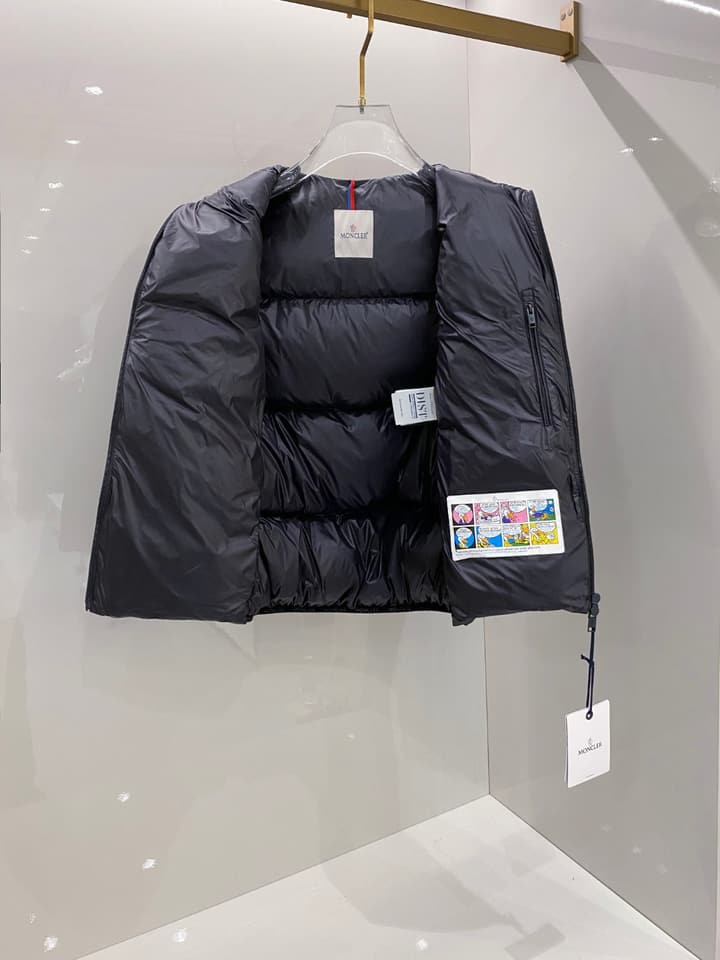 Moncler Goose Down Puffer Jacket – 2025FW in Dark Navy Hooded Vest