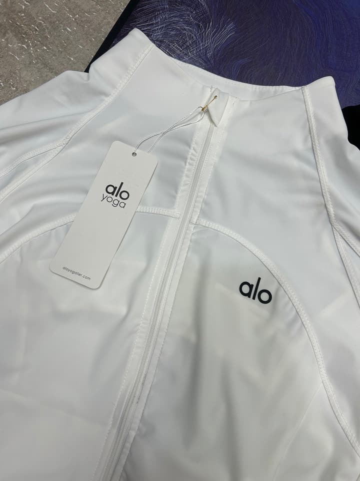 Alo Yoga Women's Stand Collar Ice Silk Sun Protection Jacket in Black
