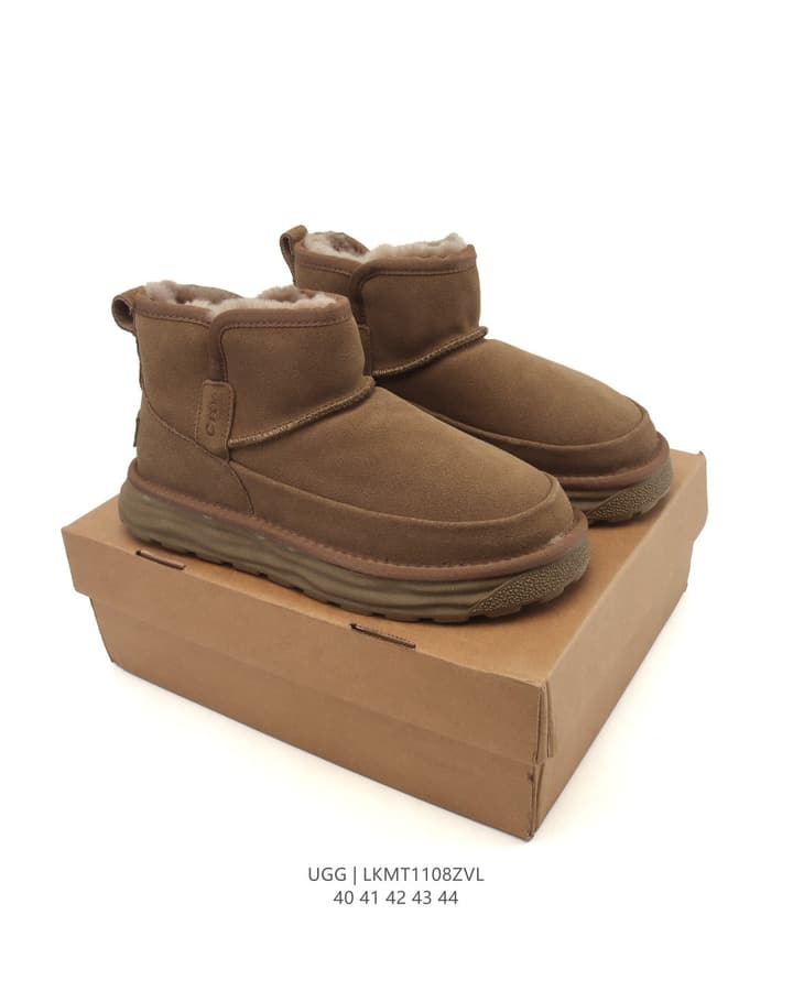 UGG Men's High-Top Snow Boots in Black