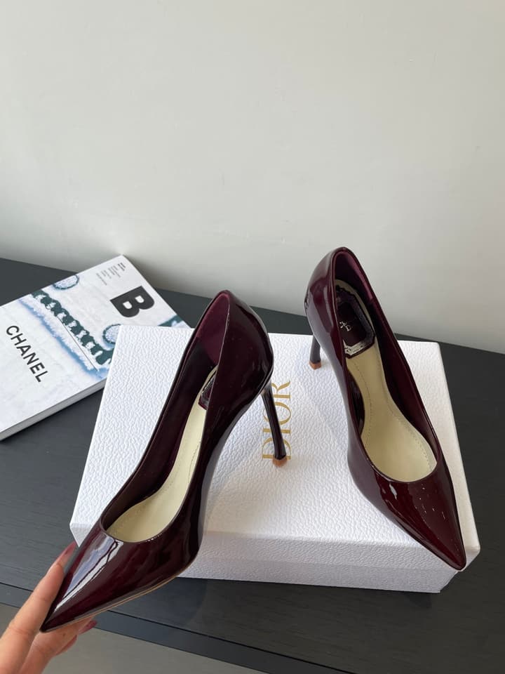 Dior Pointed High-Heel Pumps – 25SS Spring/Summer Collection in Patent Burgundy