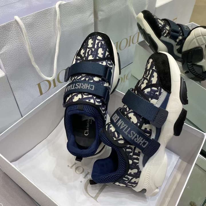 Dior D-Wander Casual Sneakers – 2023 Collection in Navy Oblique D-wander Sneaker 1