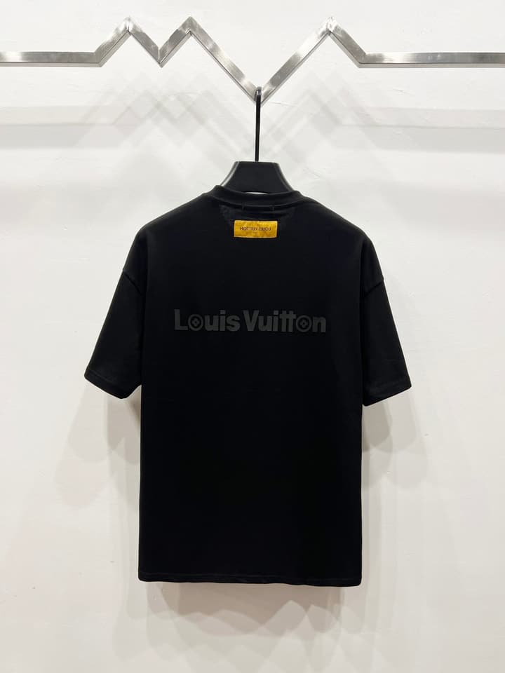 Louis Vuitton Classic Logo Silicone Embossed T-Shirt – 25SS in Black
