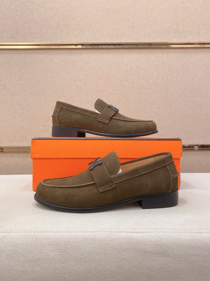 Hermès Business Casual Leather Loafers in Black Leather