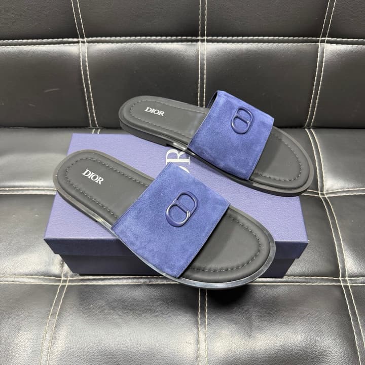 Dior Men's Pebbled Leather and Suede Slides – Spring/Summer Collection 2025 in Black Pebbled Leather Cross Strap