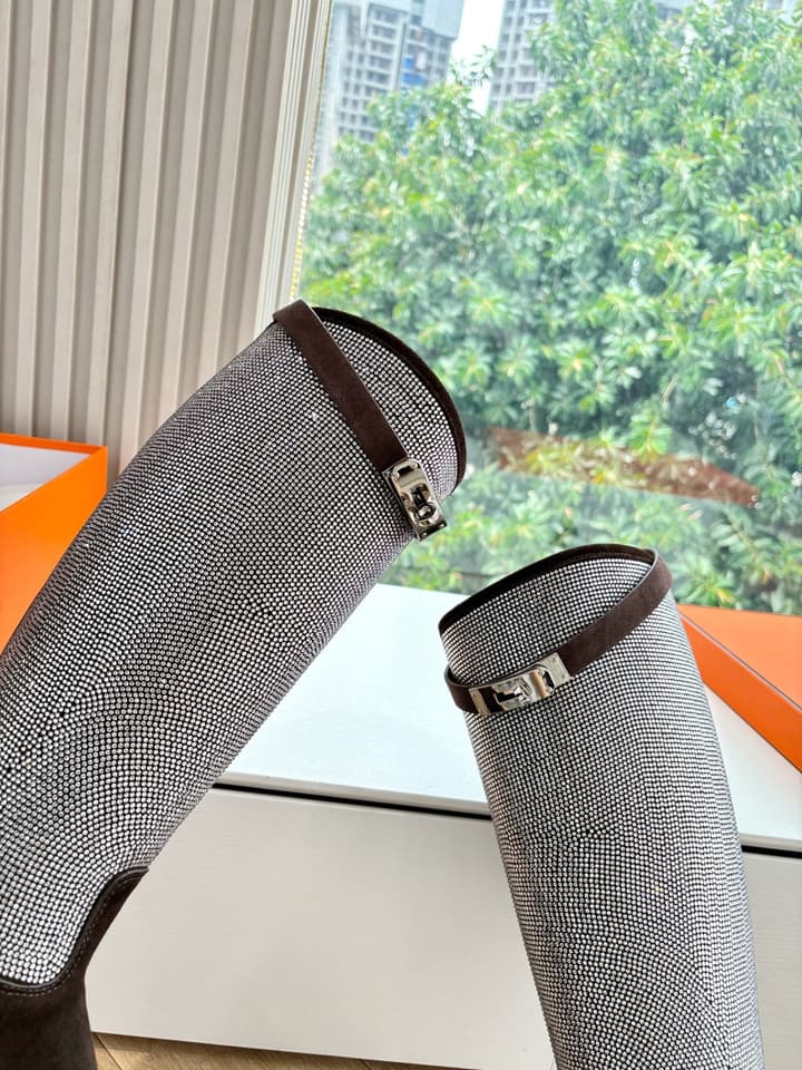 Hermès Classic Knee-High Boots – 2025 Autumn/Winter Collection in Two-tone Tan And Cream