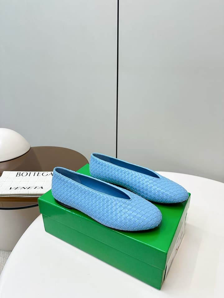 Bottega Veneta 2025 Woven Flat Shoes in Dark Brown