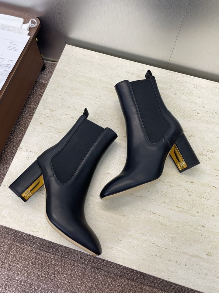Dior D-Art Chunky Heel Chelsea Ankle Boots – 2025FW in Black Suede