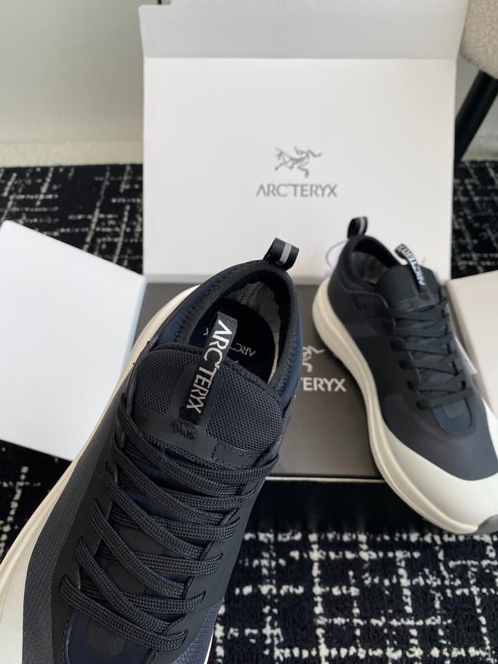 Arc'teryx Aerios FL Men's Performance Sneakers in Black