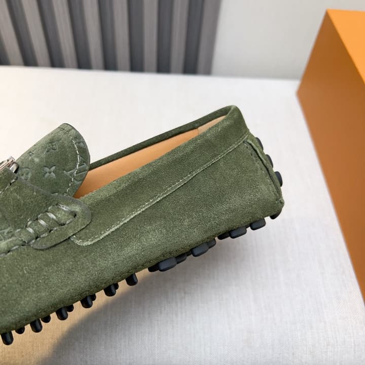 Louis Vuitton Pebbled Leather Driving Shoes in Black Textured Leather