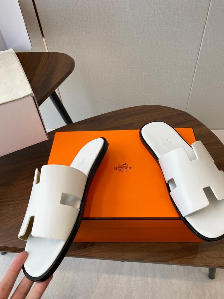 Hermès Izmir Series Men's H-Slide Sandals in Classic Black