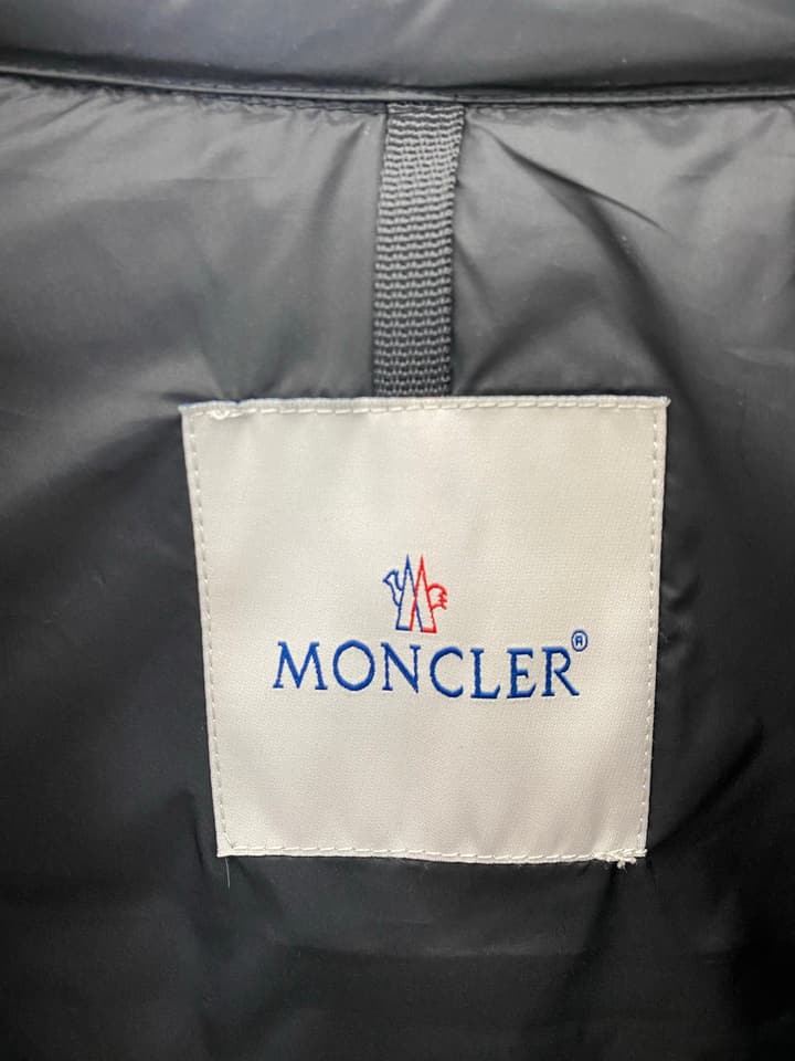 Moncler Arnique Men's Short Down Jacket – 25 Collection in Classic Black