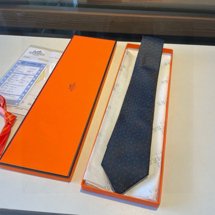 Hermès Men's New Tie Series in Burgundy