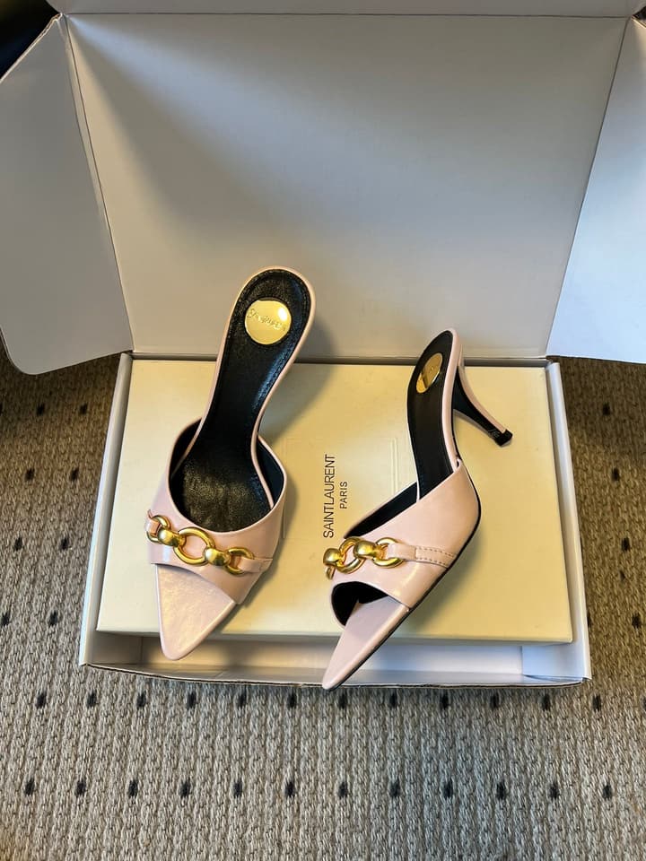 Saint Laurent Chain Pointed-Toe Heeled Mules – 26SS in Beige