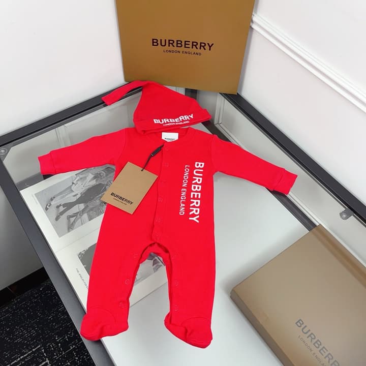 Burberry Classic Infant Three-Piece Set – Kids Collection in Bright Red Set
