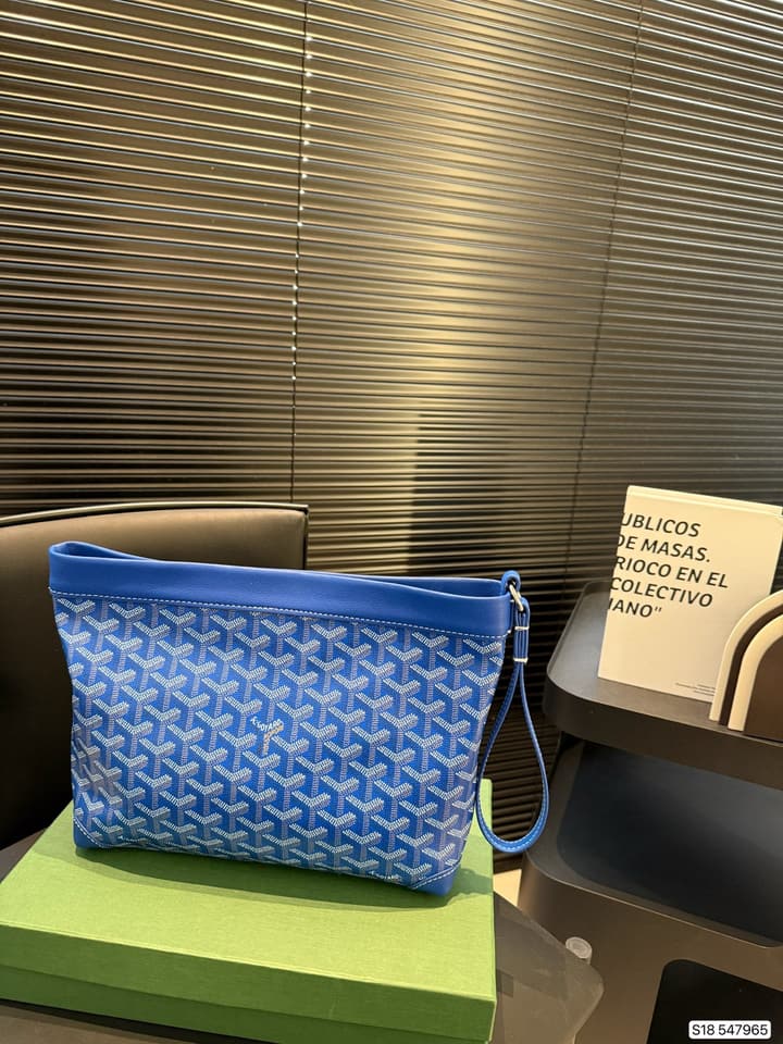 Goyard Unisex Clutch Bag in Black