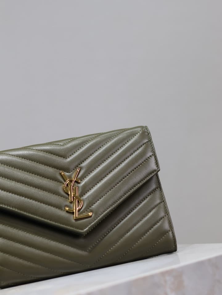Saint Laurent LE CASSANDRE Lambskin Clutch Bag in Black