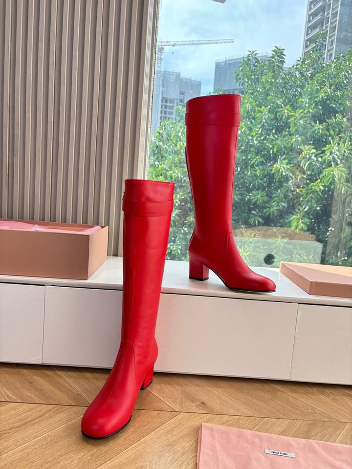 Miu Miu Chelsea Knee-High Boots – 25FW in Black