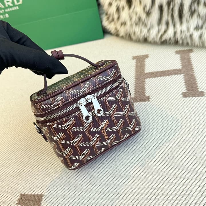 Goyard Muse Vanity Ultra Mini Cosmetic Bag in Blue