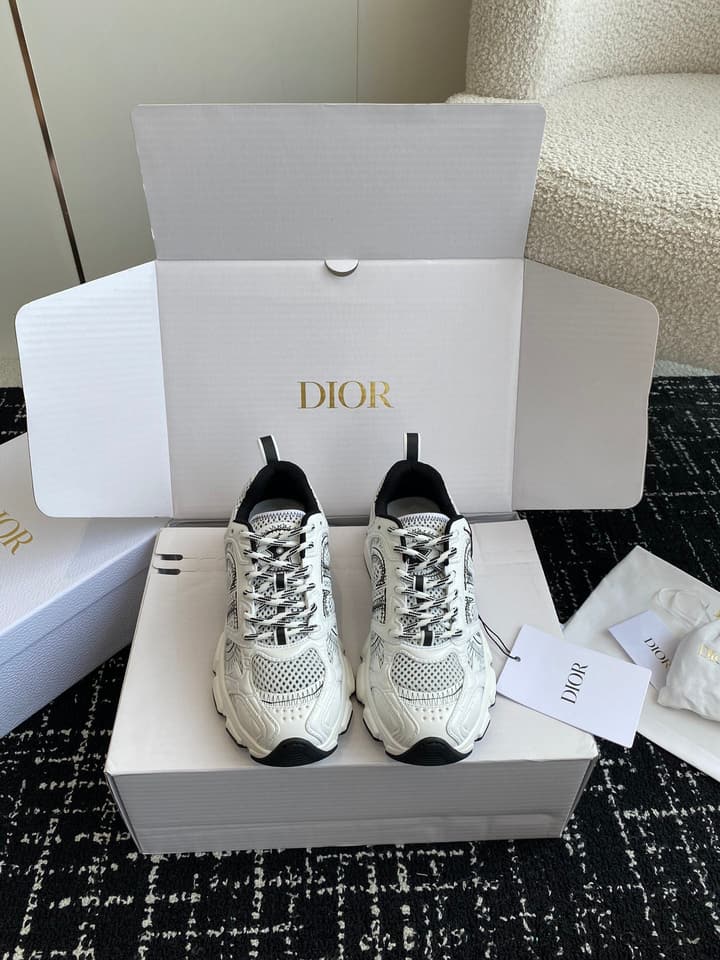 Dior Chrono Futuristic Sneakers – 24SS in White Mesh With Black Accents