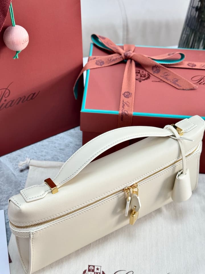 Loro Piana Extra Clutch L29 in Off-white Calfskin Clutch
