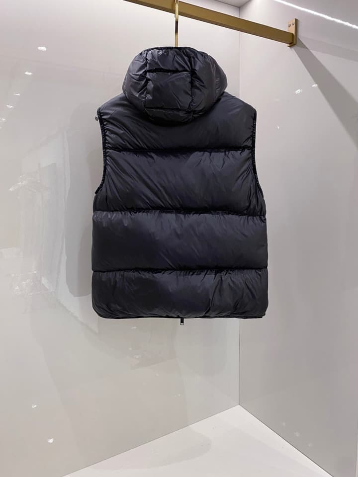 Moncler Goose Down Puffer Jacket – 2025FW in Dark Navy Hooded Vest