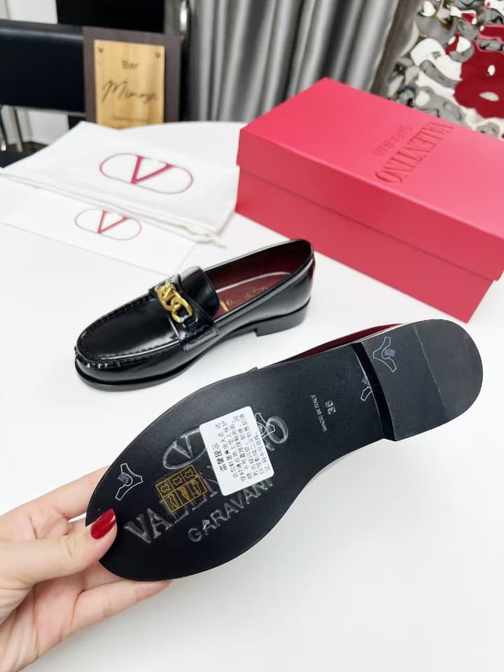 Valentino Logo Buckle Polished Leather Loafers – 2024 Collection in Black