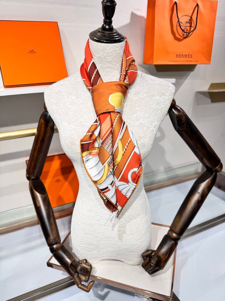 Hermès Silver Blossom Silk Twill Scarf – 2025 Collection
