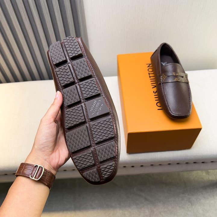 Louis Vuitton Pebbled Leather Driving Shoes in Black Textured Leather
