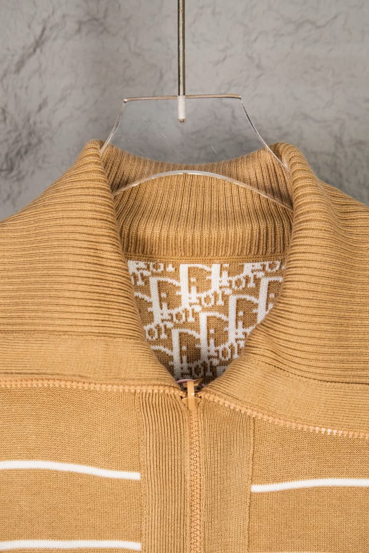 Dior Classic Oblique Reversible Cashmere Sweater – 25FW in Camel Oblique Pattern