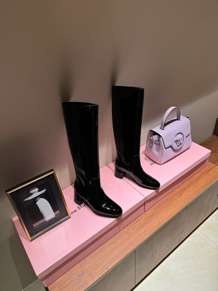 Celine Retro Chunky Heel Knee-High Boots – 24SS Autumn/Winter Collection in Lustrous Black