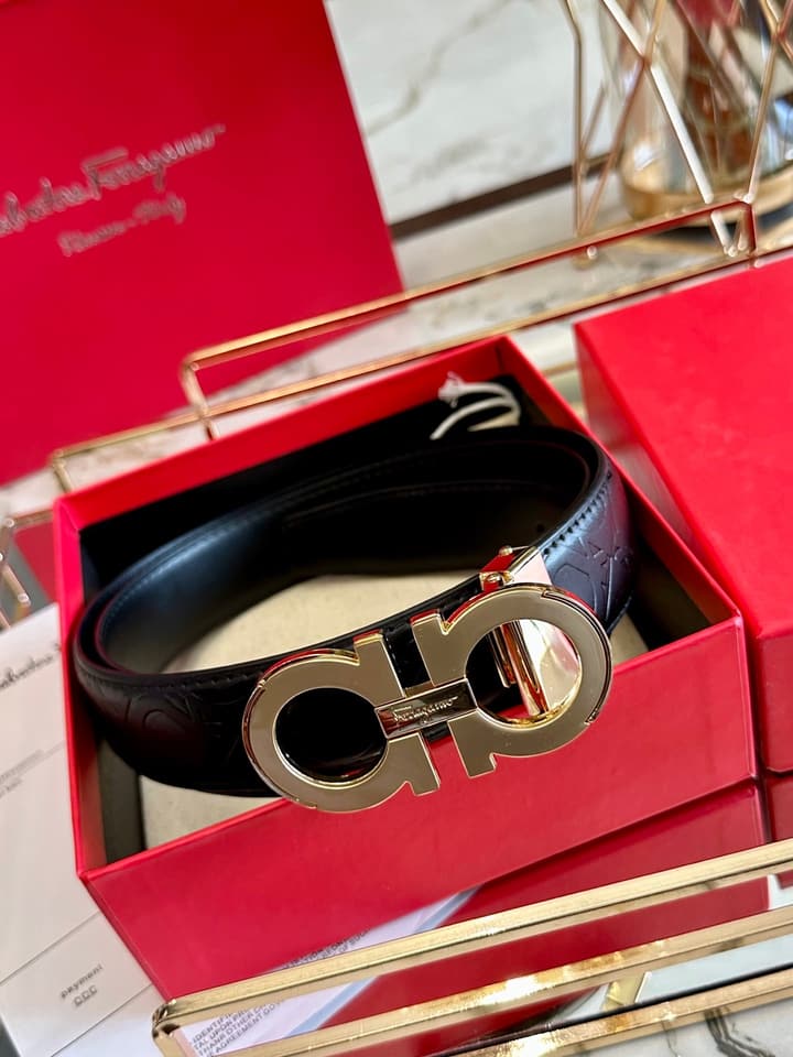 Ferragamo Leather Belt in Black Patent H-buckle