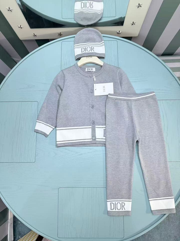 Dior Infant Cashmere Blend Three-Piece Set – Kids Collection – 2025SS in Light Grey Three-piece Set