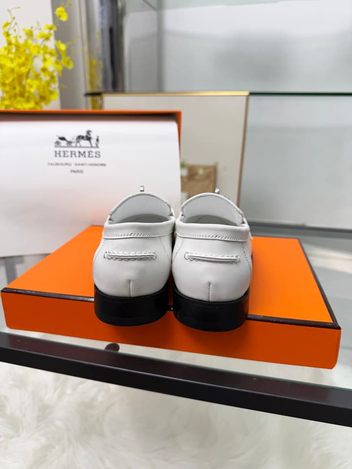Hermès Classic Leather Sole Sandals in Black Smooth
