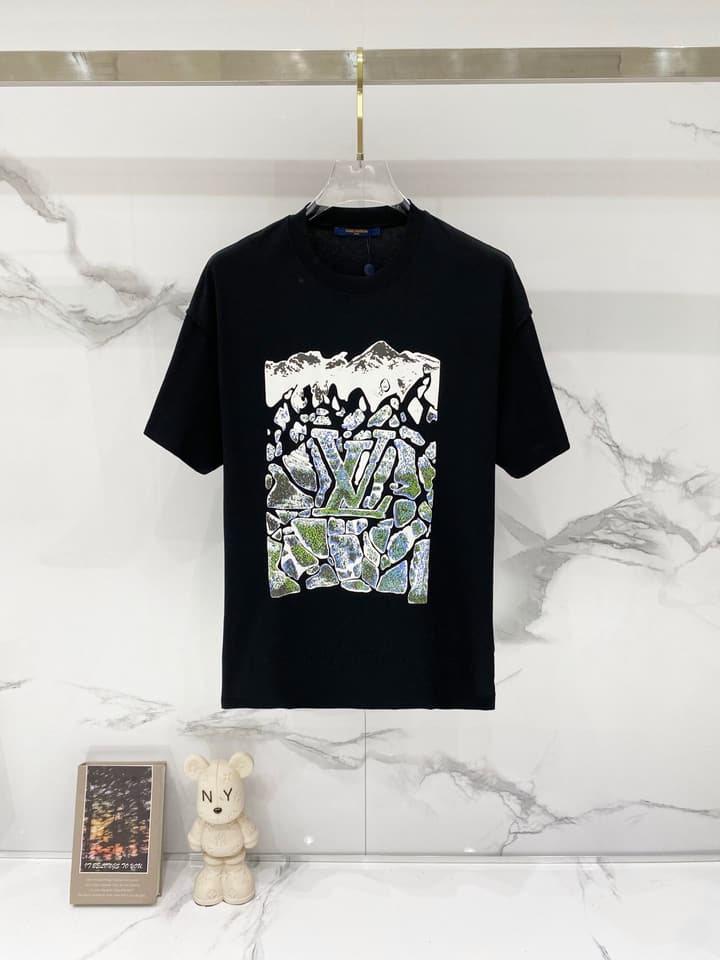 Louis Vuitton Snow Mountain Ice Cube Logo T-Shirt in Black