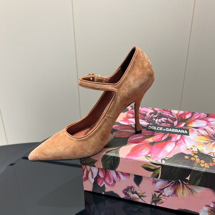 Dolce & Gabbana Pointed Toe Cross-Strap Pumps – 25FW in Black Patent