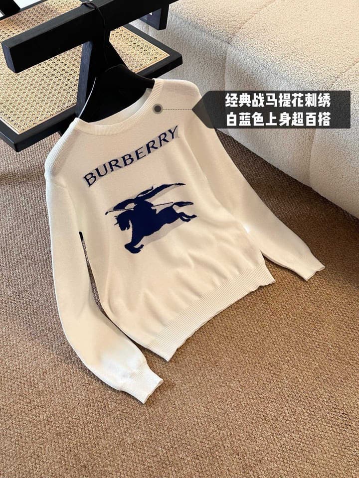 Burberry Equestrian Knight Jacquard Crewneck Sweater in Black