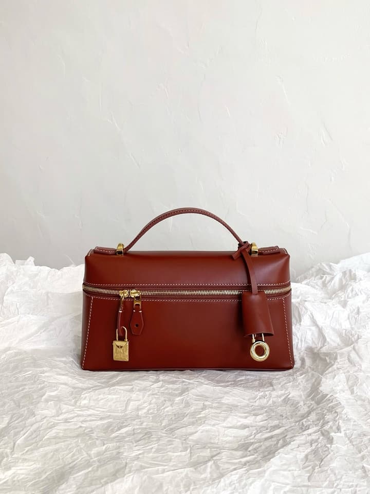 Loro Piana L23 Handbag – 23 cm in Brick Red
