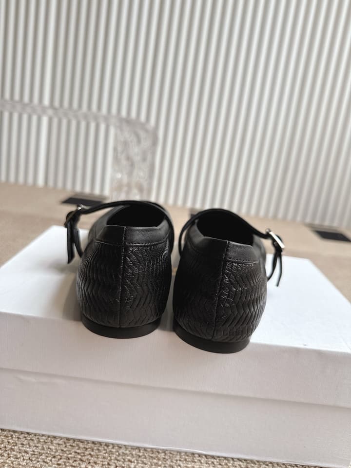 The Row Canal Minimalist Round-Toe Ballet Flats – 2025 Autumn/Winter Collection in Matte Black